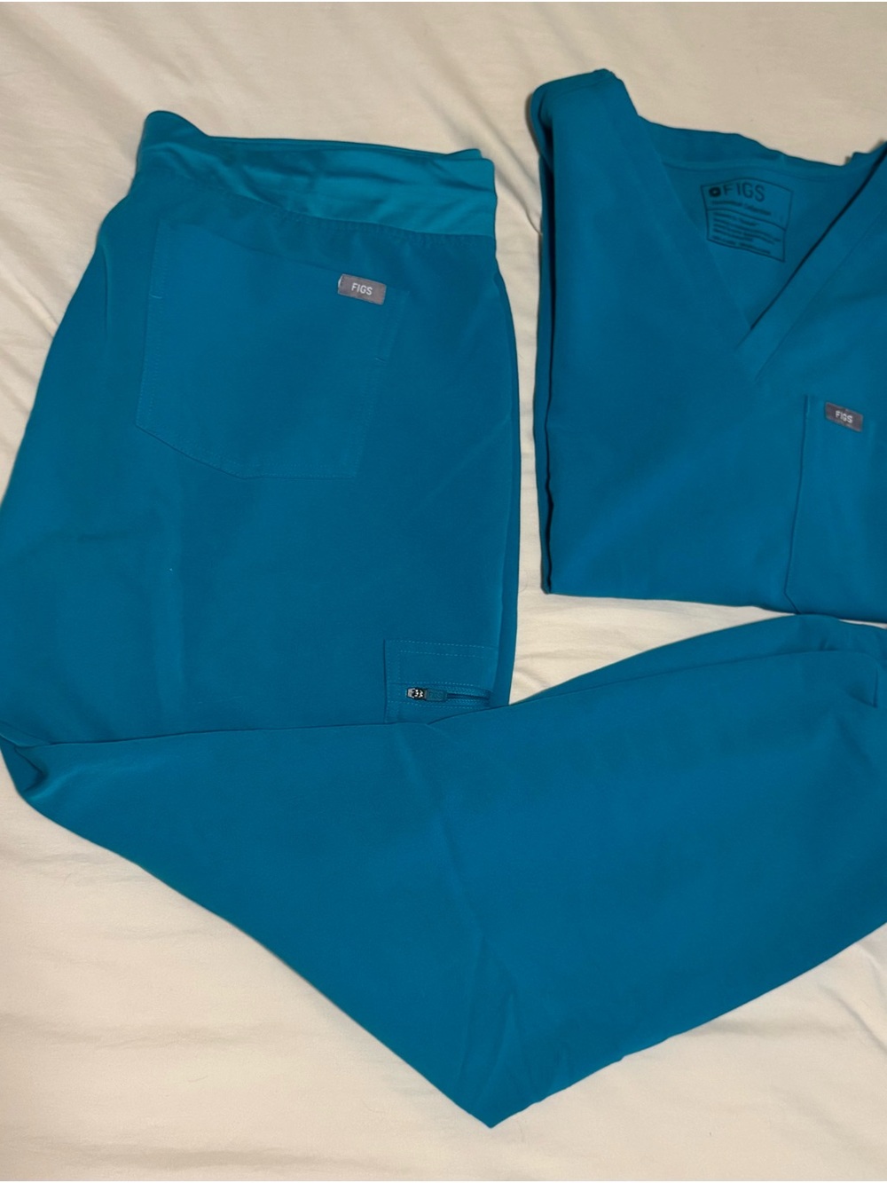 Figs Women’s Teal Scrub Set